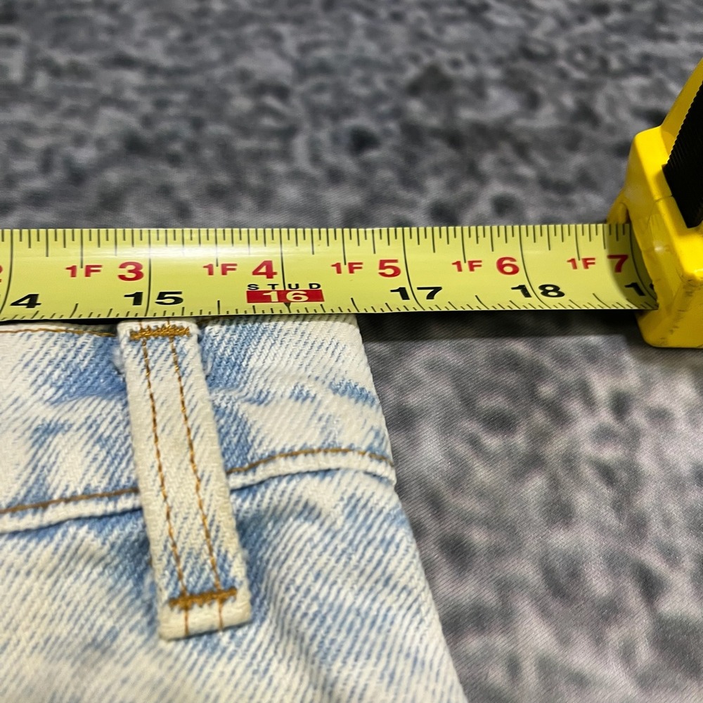 Levi's - Picture 10 of 16